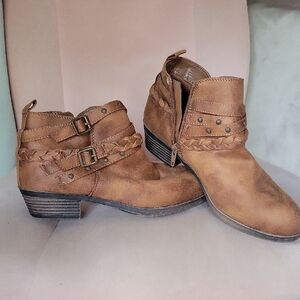 Stylish Brown Ankle Boots with Braided Strap